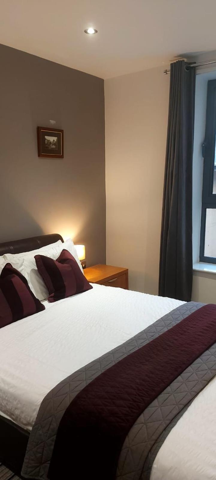 City Apartment In Great Location With A Balcony & Parking Possible - West One Sheffield Extérieur photo