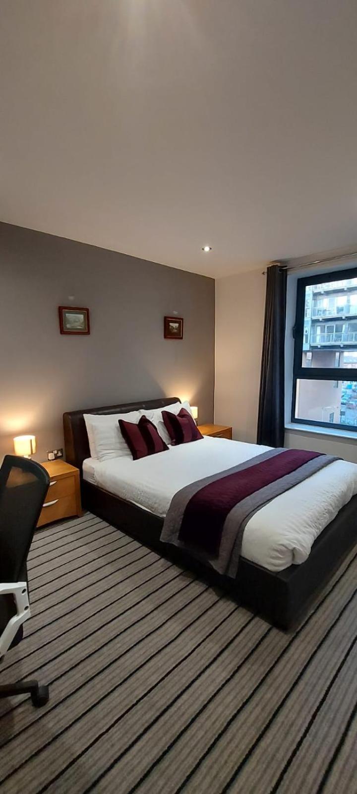 City Apartment In Great Location With A Balcony & Parking Possible - West One Sheffield Extérieur photo